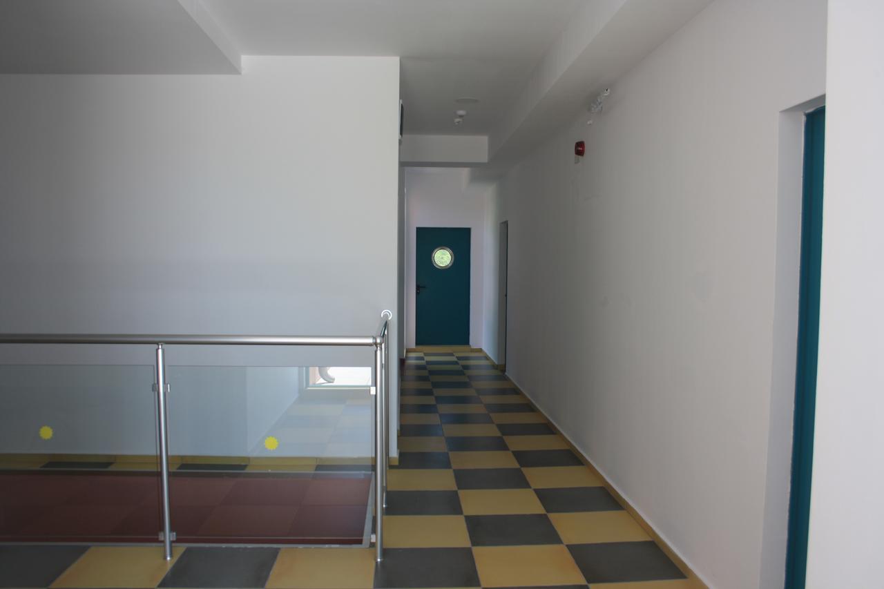 Hotel Largo Pantai Sunny Bagian luar foto